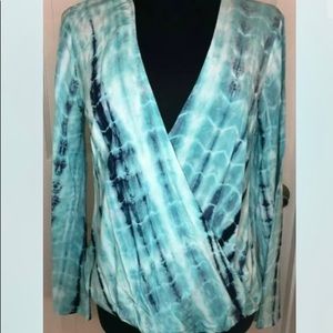 Love stitch wrap long sleeve tie dye top